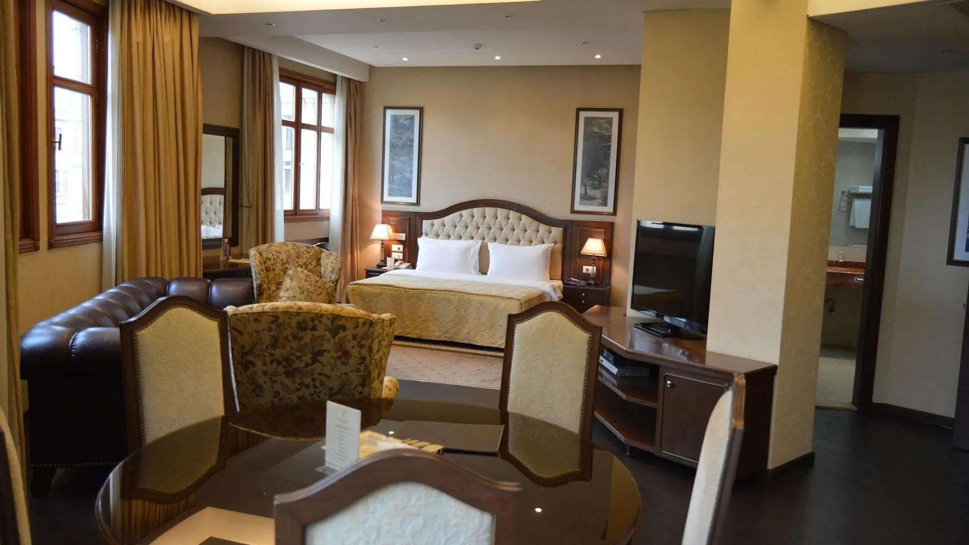 Etoile Suites Boutique Hotel Downtown Beirut